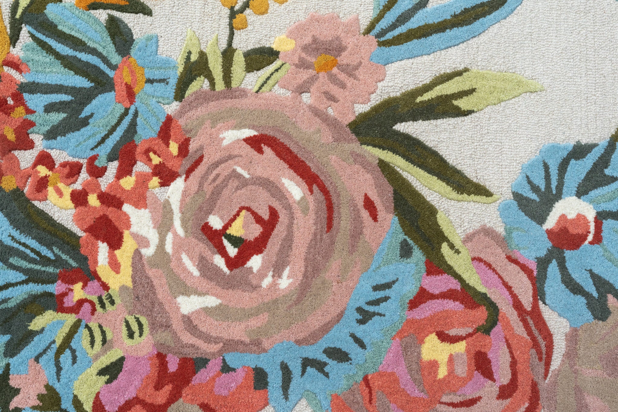 Garden Reverie Hand-Tufted Wool Rug – Romantic Floral Design